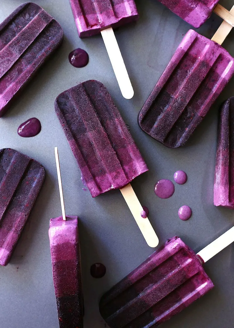 Blackberry Ombre Popsicles from Tutti Dolce