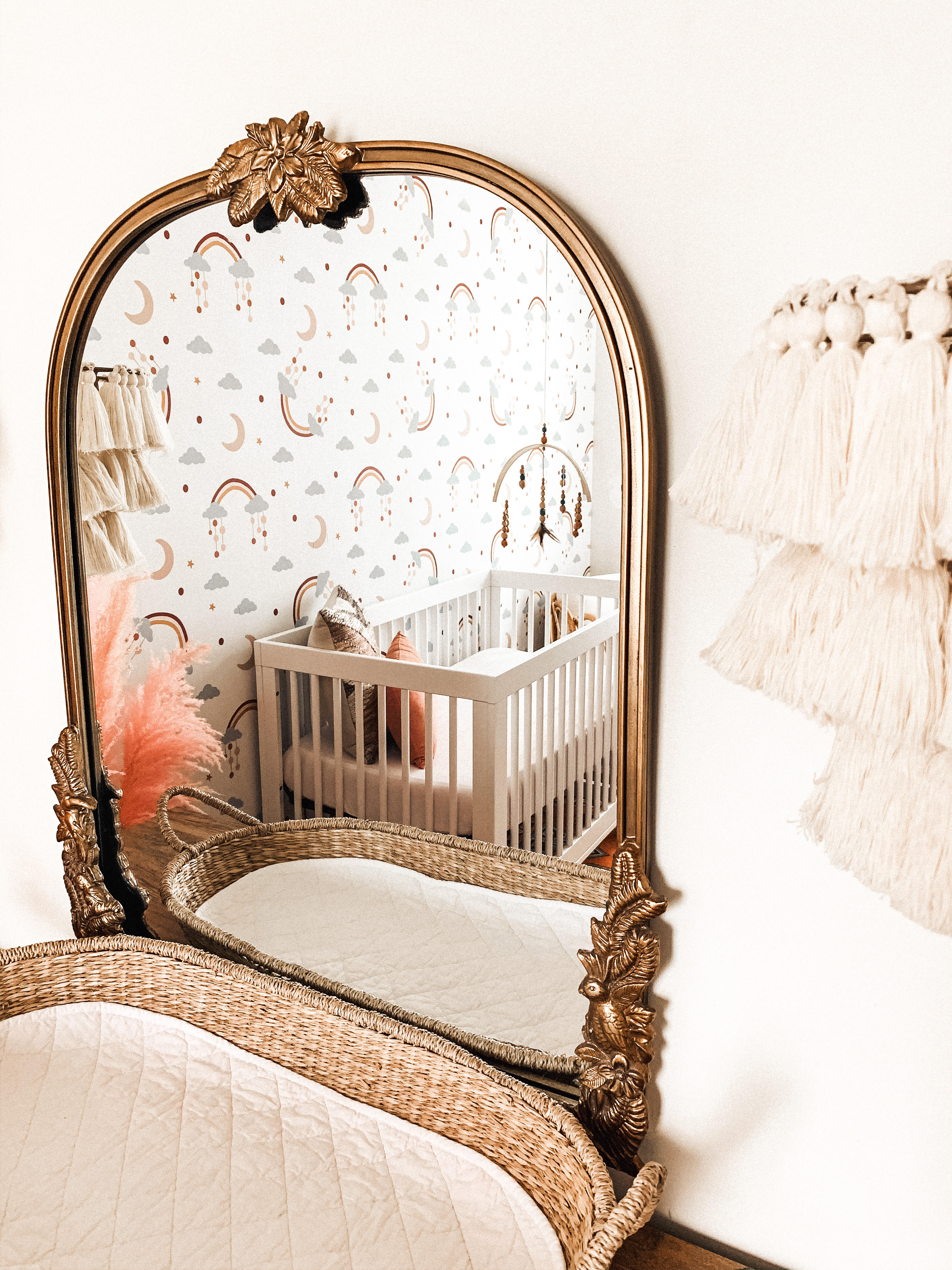 Primrose Mirror with Changing Basket