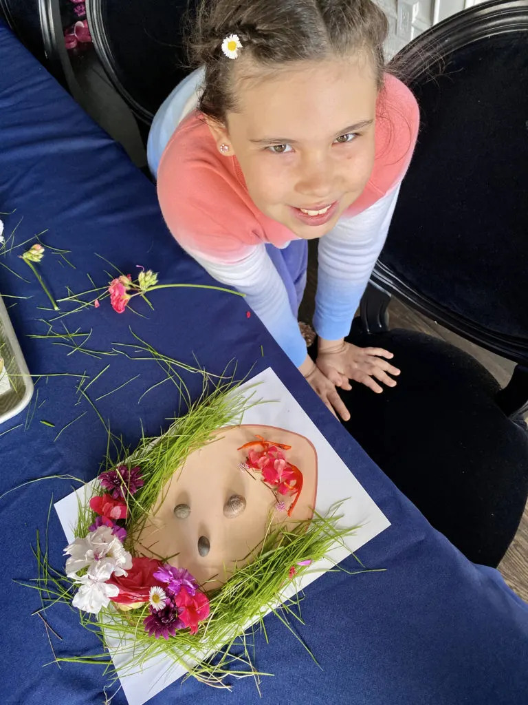 Love the use of flowers in the hair!